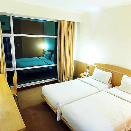 Grand Suka Hotel Пеканбару Екстериор снимка