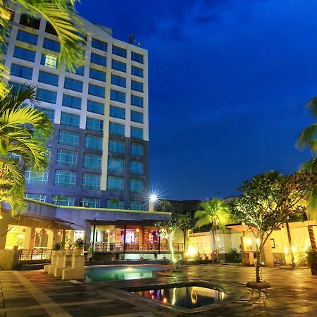 Grand Suka Hotel Пеканбару Екстериор снимка