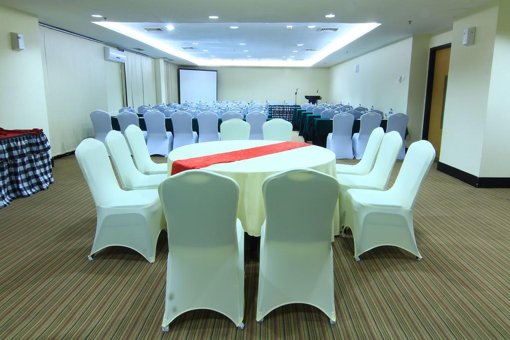Grand Suka Hotel Пеканбару Екстериор снимка