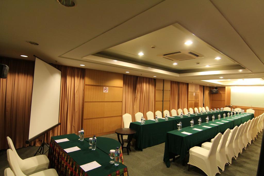 Grand Suka Hotel Пеканбару Екстериор снимка