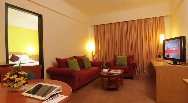 Grand Suka Hotel Пеканбару Екстериор снимка