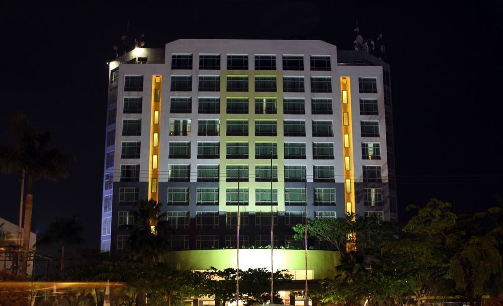 Grand Suka Hotel Пеканбару Екстериор снимка