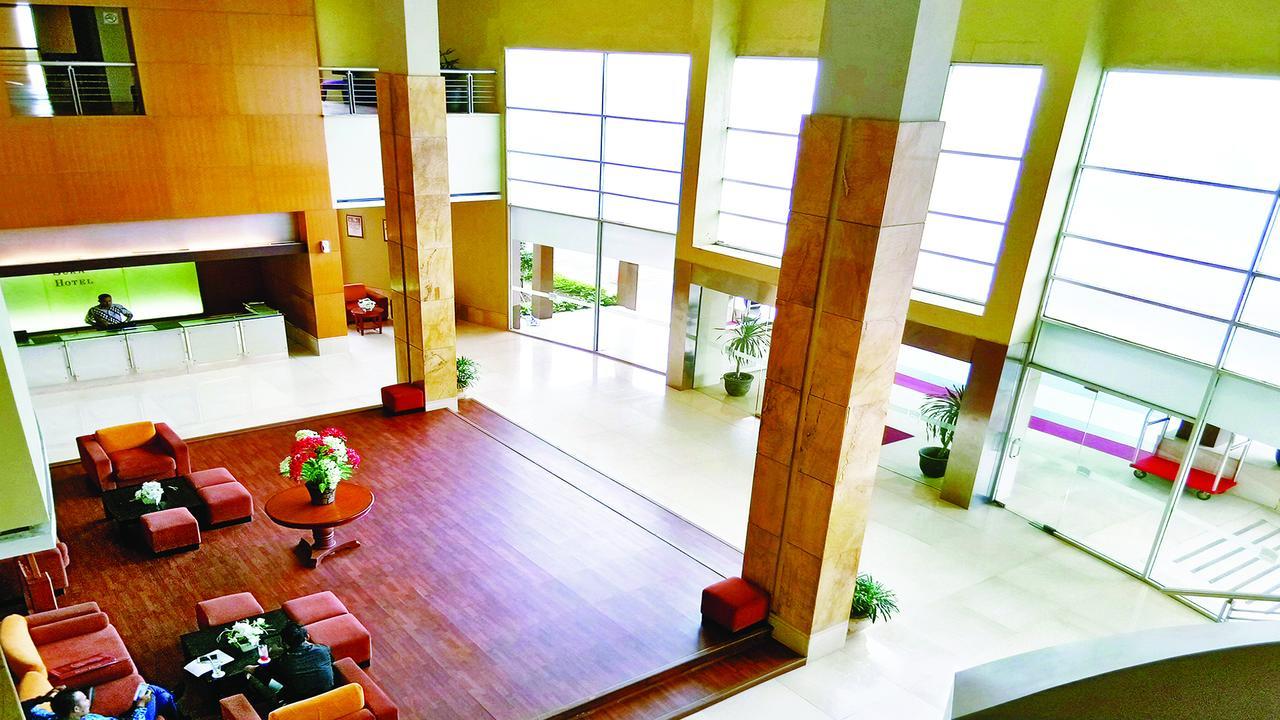 Grand Suka Hotel Пеканбару Екстериор снимка