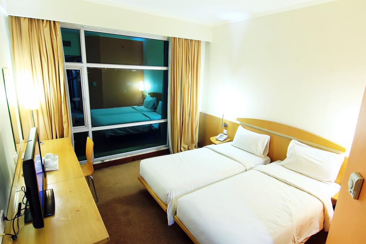 Grand Suka Hotel Пеканбару Екстериор снимка