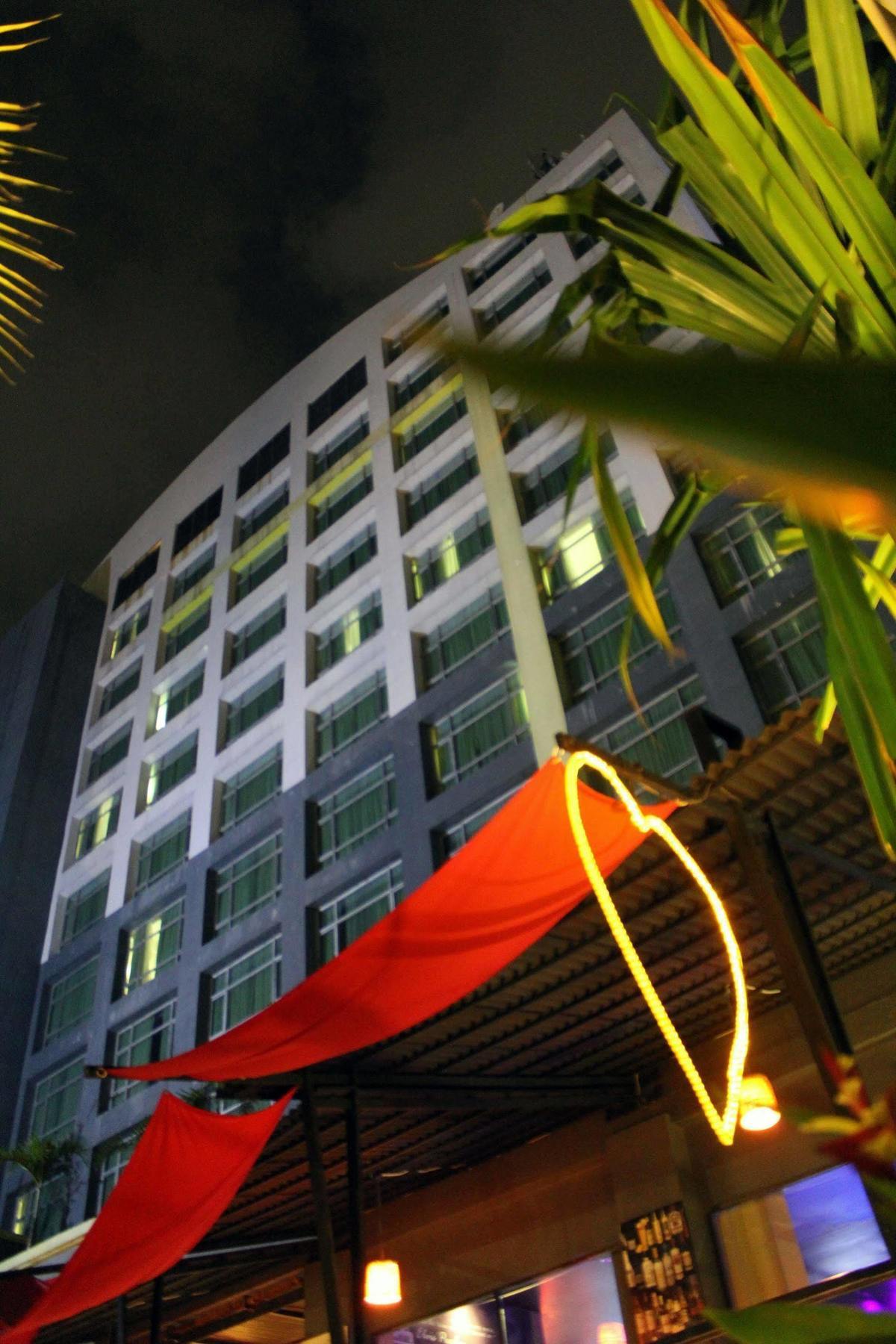 Grand Suka Hotel Пеканбару Екстериор снимка