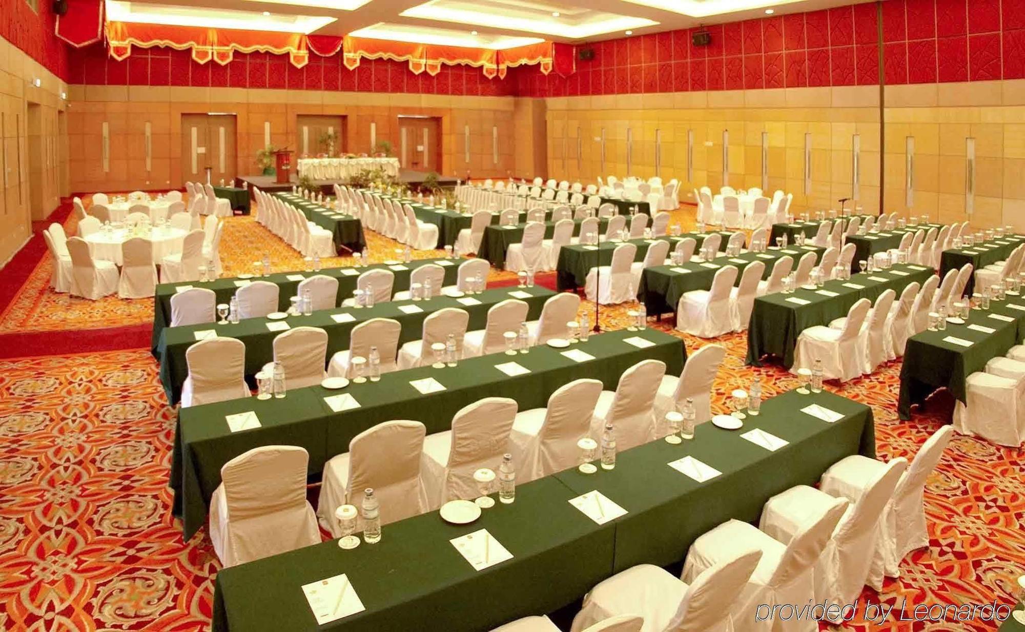 Grand Suka Hotel Пеканбару Екстериор снимка