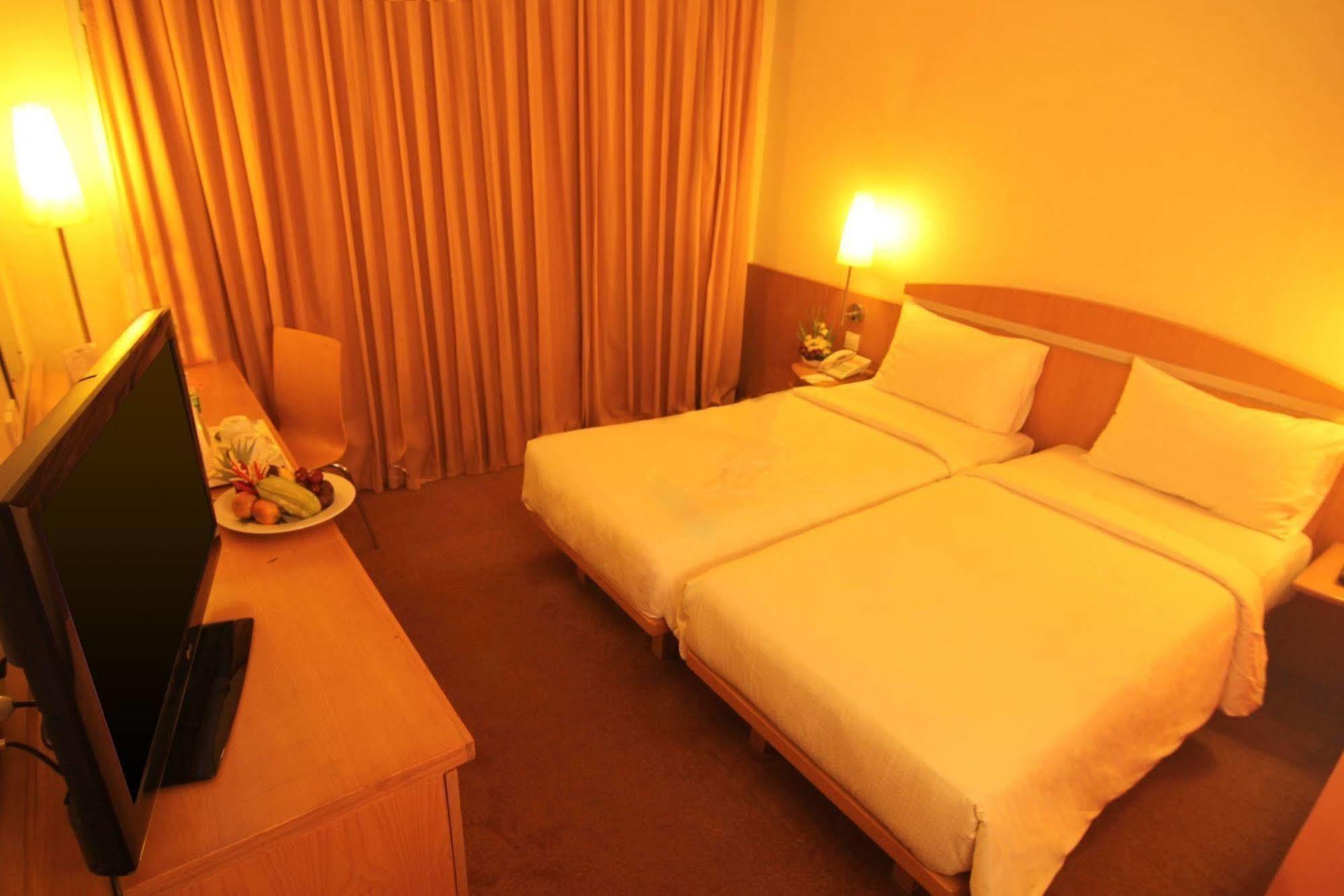 Grand Suka Hotel Пеканбару Екстериор снимка
